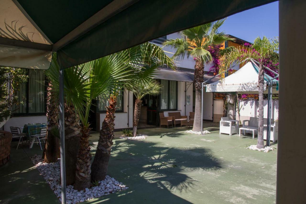Hotel Atena Cirò Marina Extérieur photo