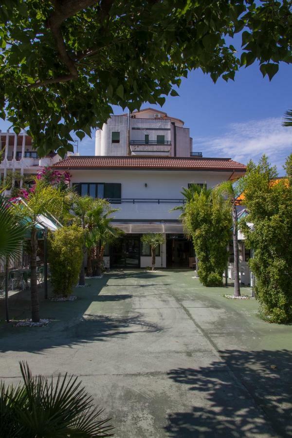 Hotel Atena Cirò Marina Extérieur photo