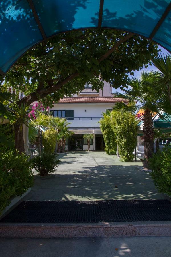 Hotel Atena Cirò Marina Extérieur photo